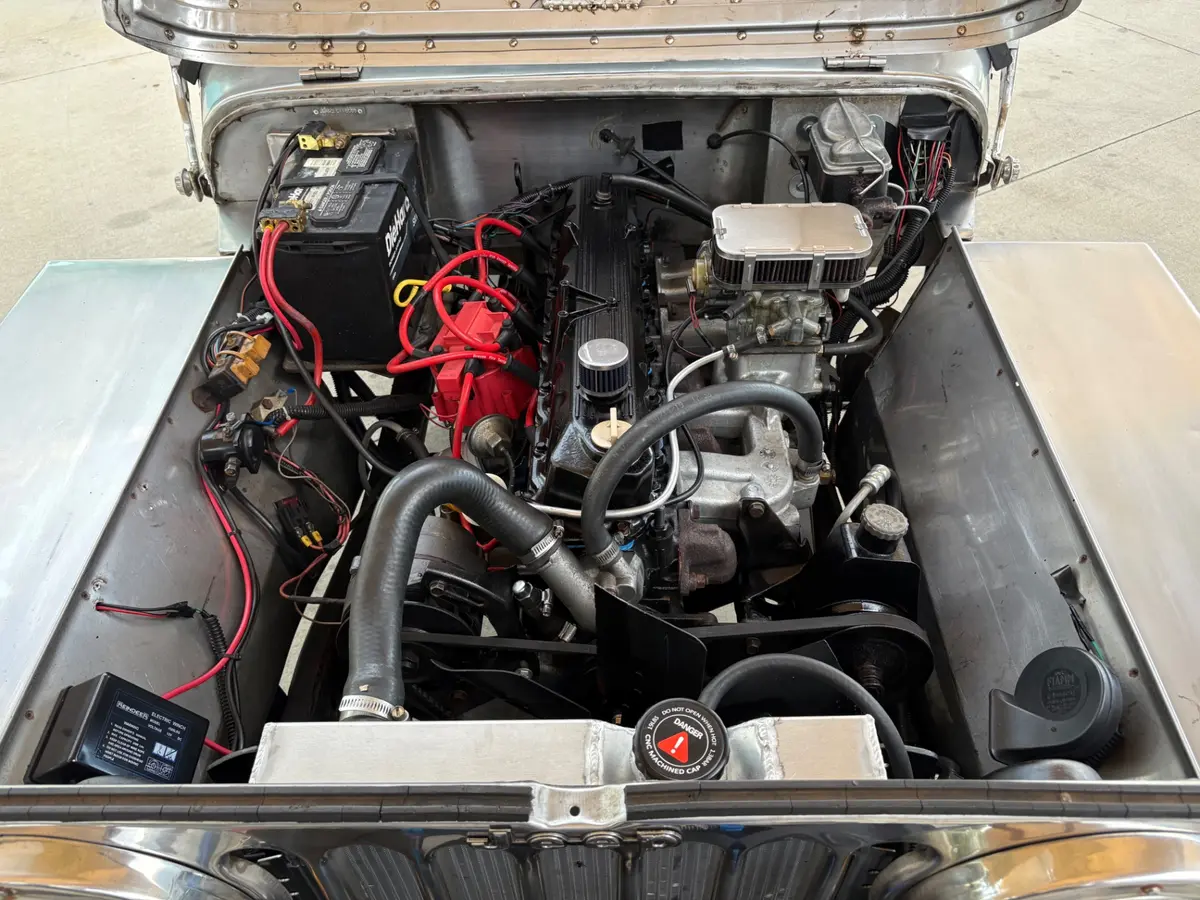 Vehicle photo 27