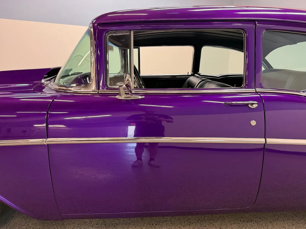 Vehicle photo 18