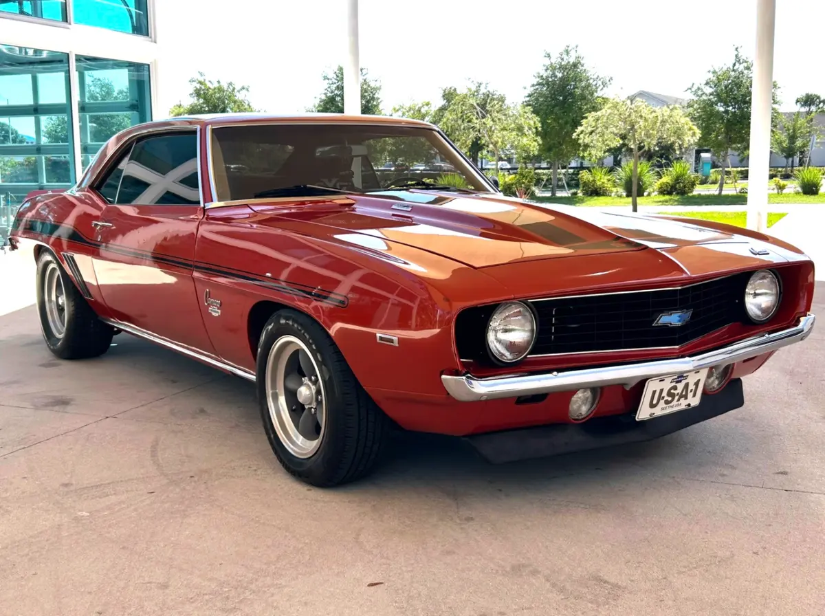 Vehicle photo 3