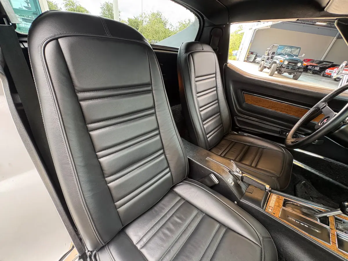 Vehicle photo 40