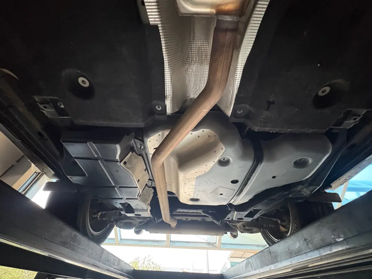 Vehicle photo 61