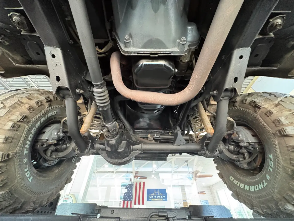 Vehicle photo 47