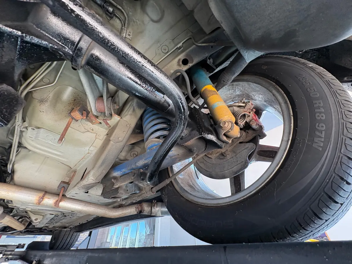 Vehicle photo 44
