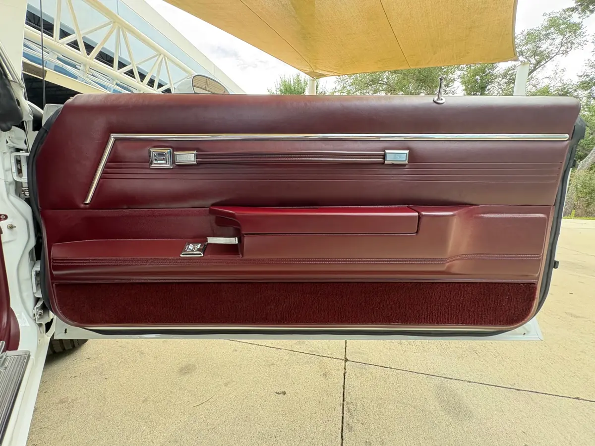 Vehicle photo 34