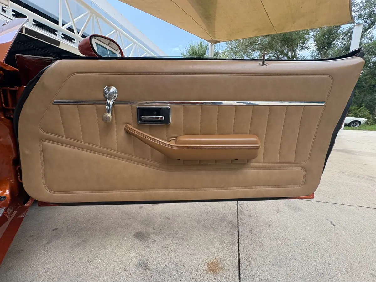 Vehicle photo 37
