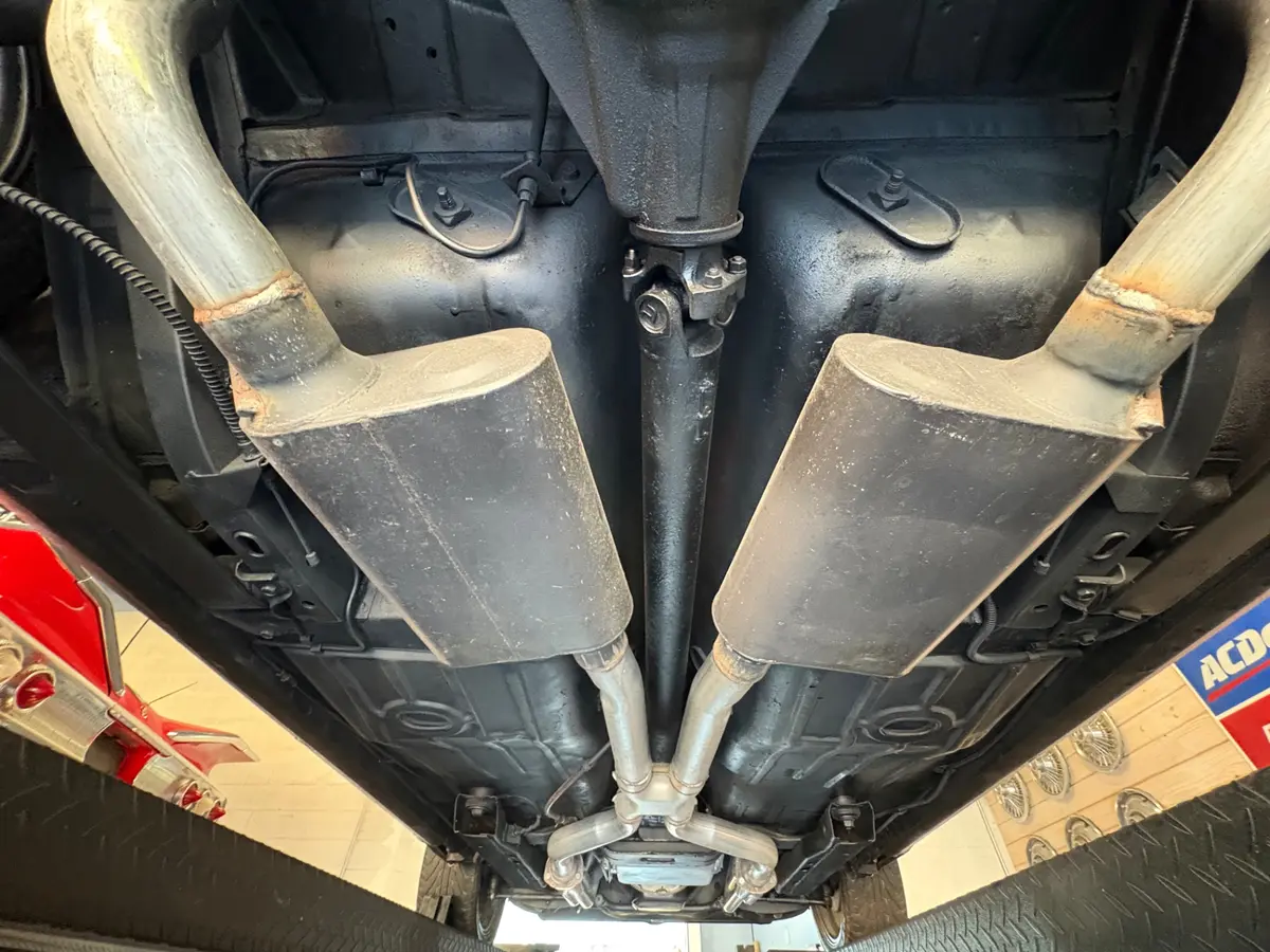 Vehicle photo 46