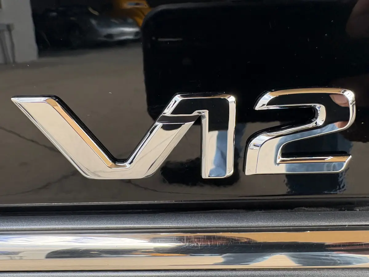 Vehicle photo 22