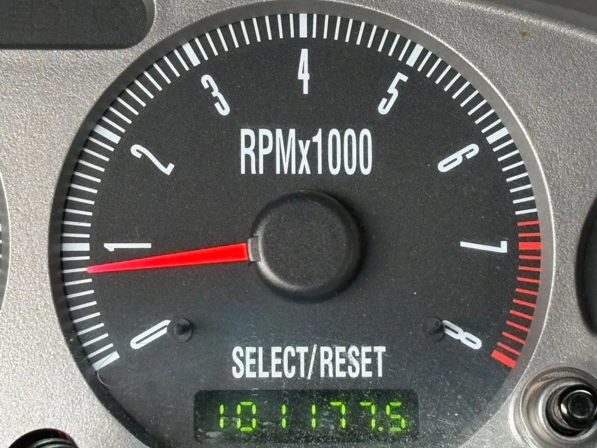 Vehicle photo 24