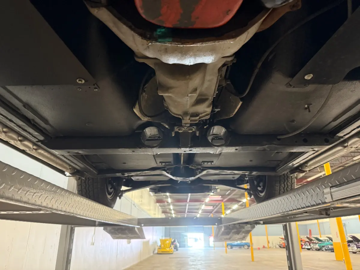 Vehicle photo 46