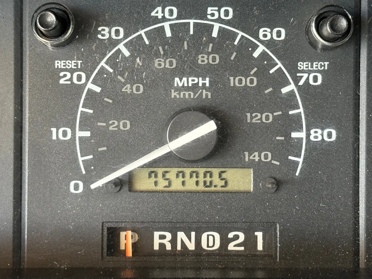 Vehicle photo 24