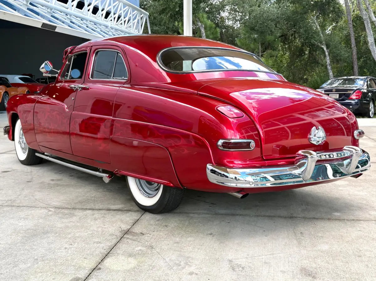 Vehicle photo 9