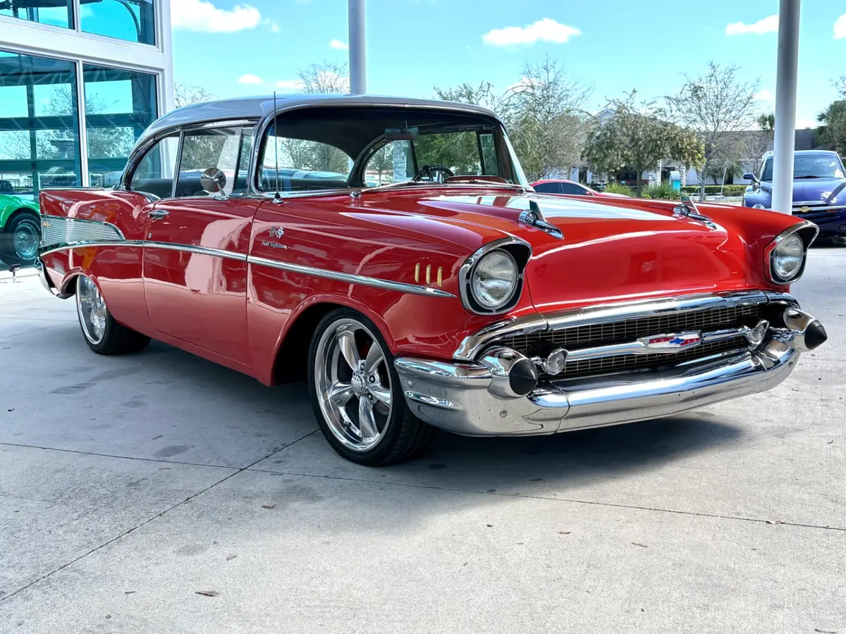 Vehicle photo 3