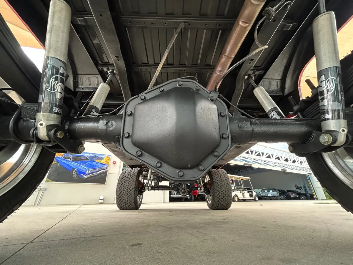 Vehicle photo 38