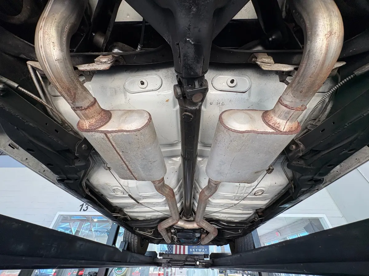 Vehicle photo 49