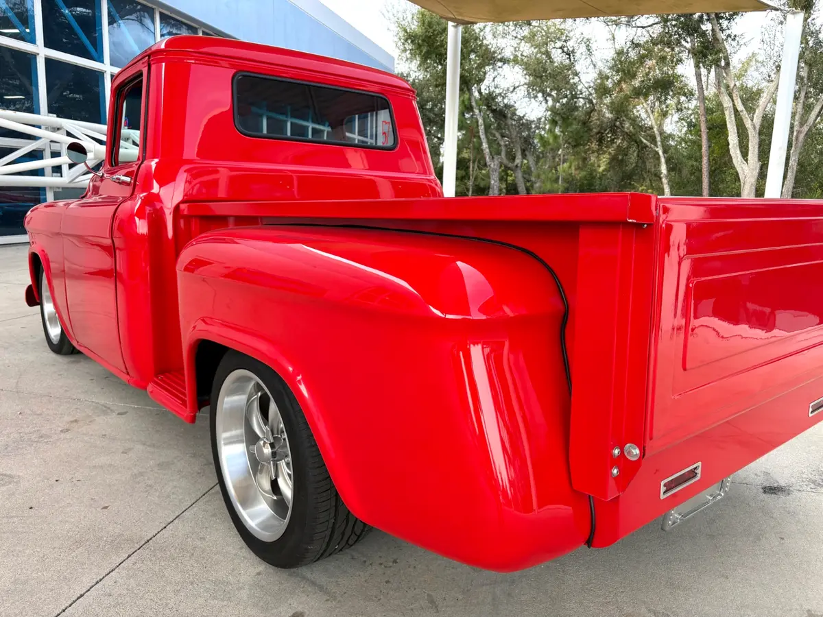 Vehicle photo 15