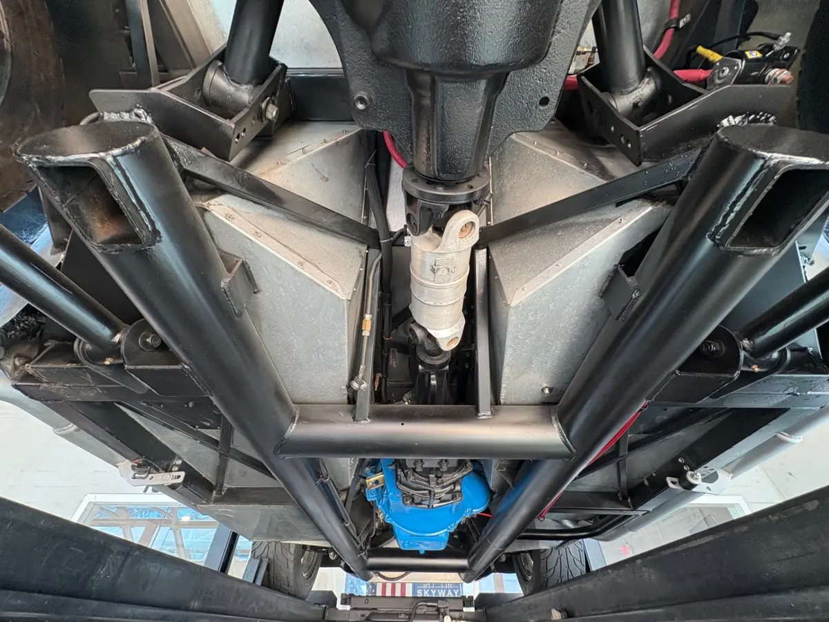 Vehicle photo 48