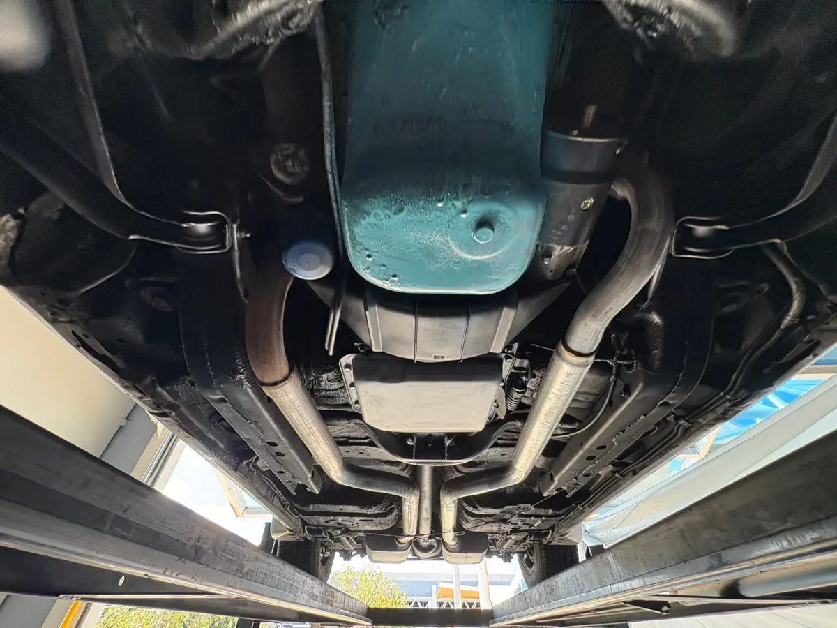 Vehicle photo 57
