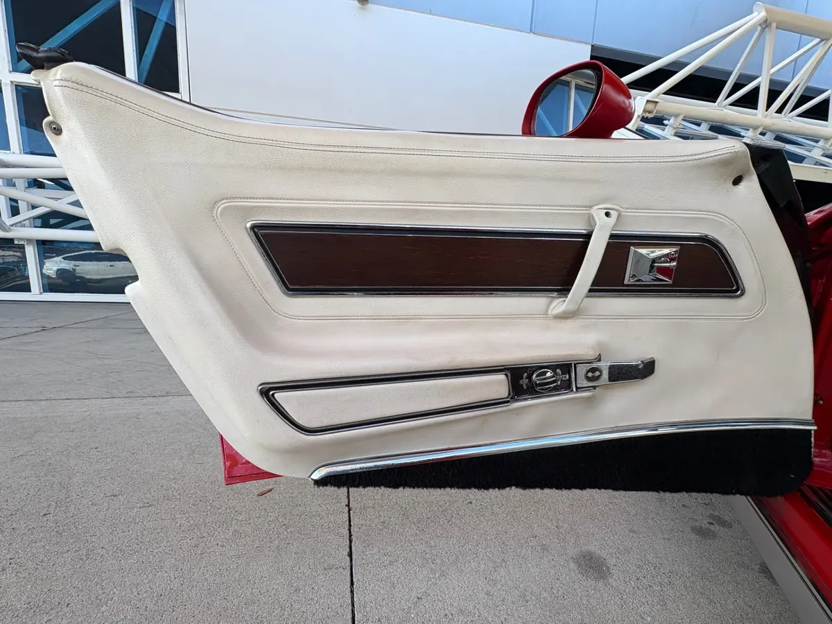 Vehicle photo 36