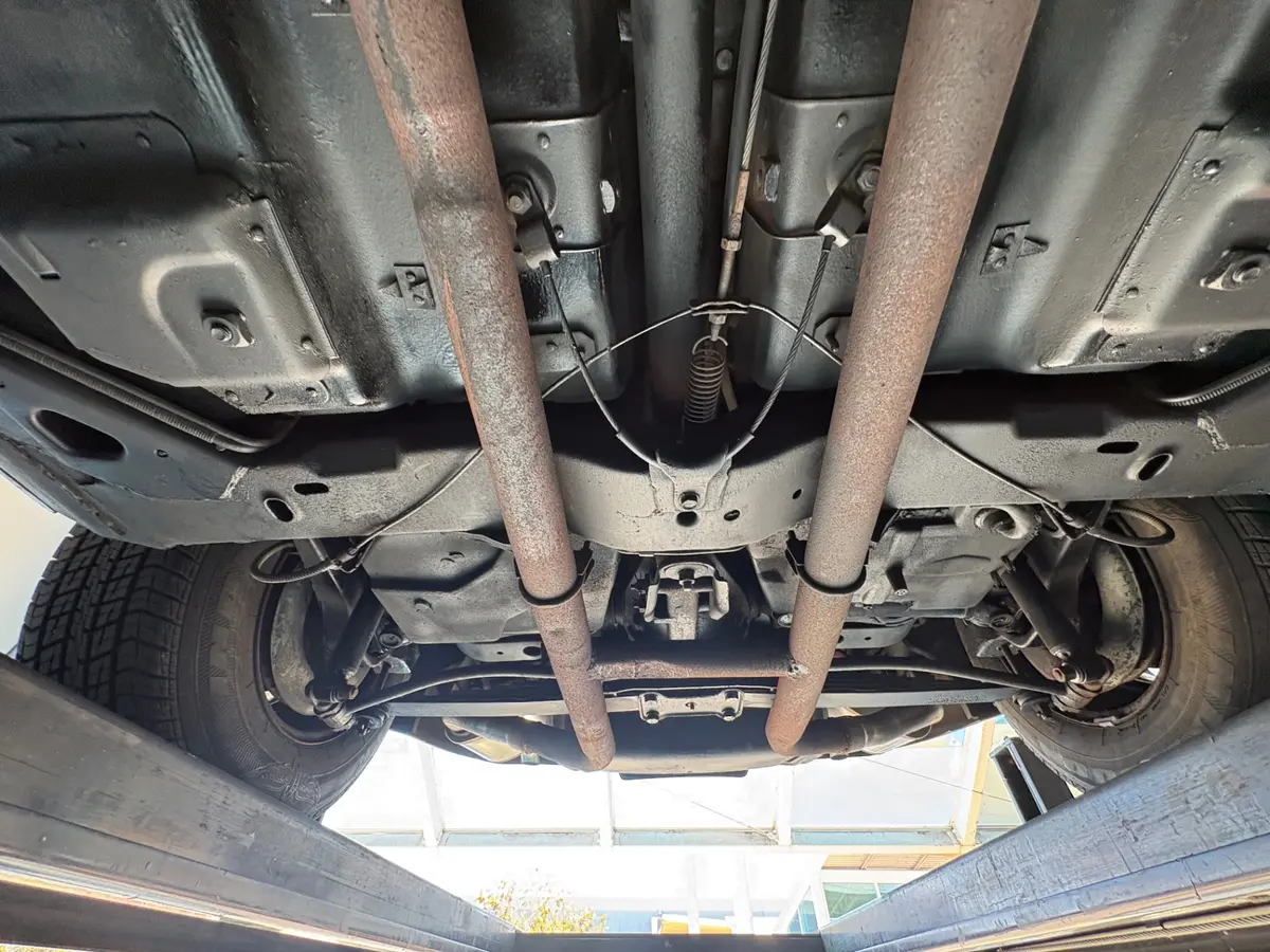Vehicle photo 57