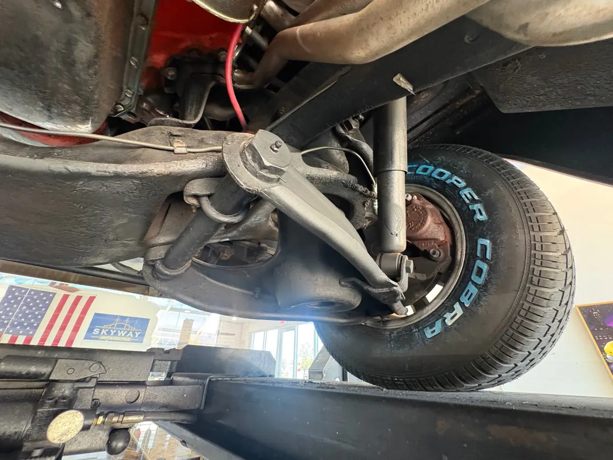 Vehicle photo 48