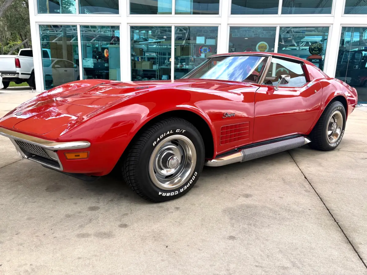 Vehicle photo 12