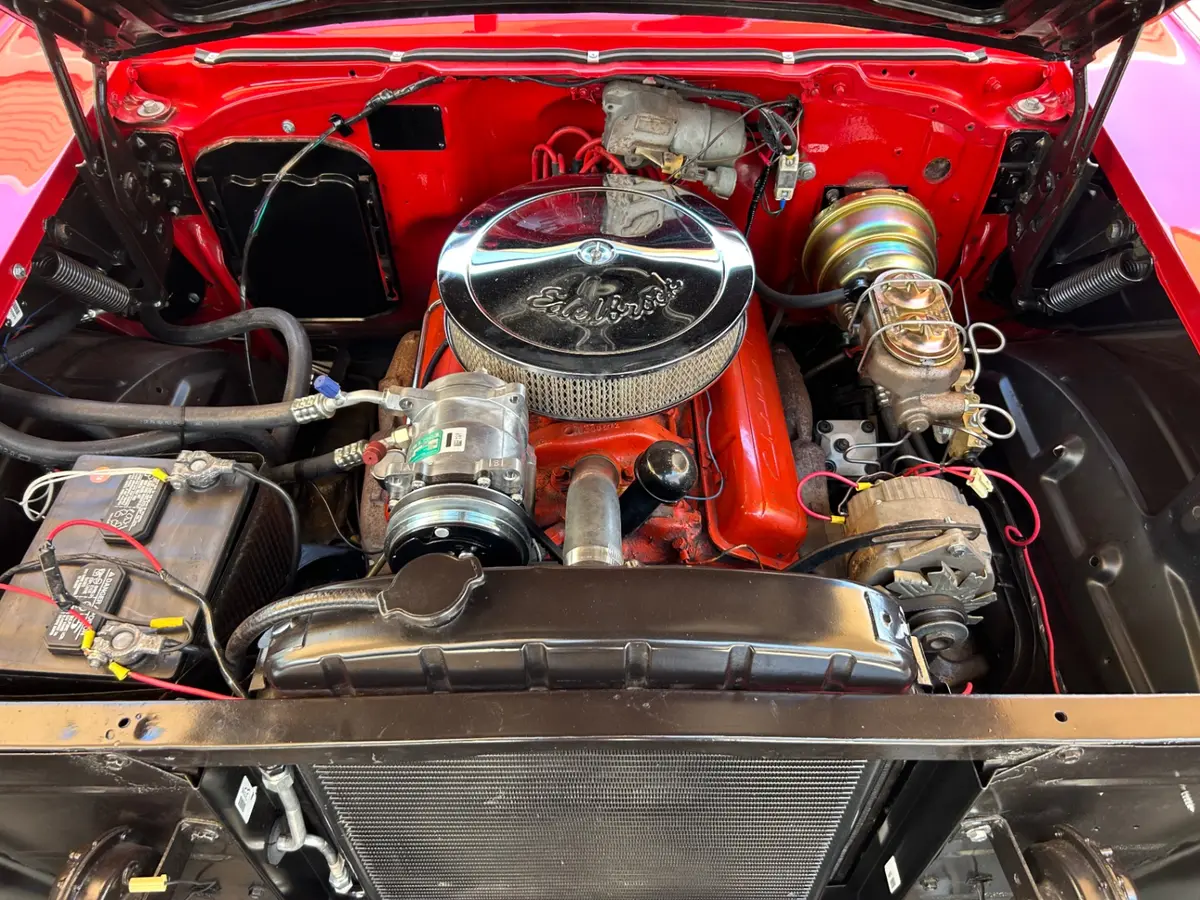Vehicle photo 19