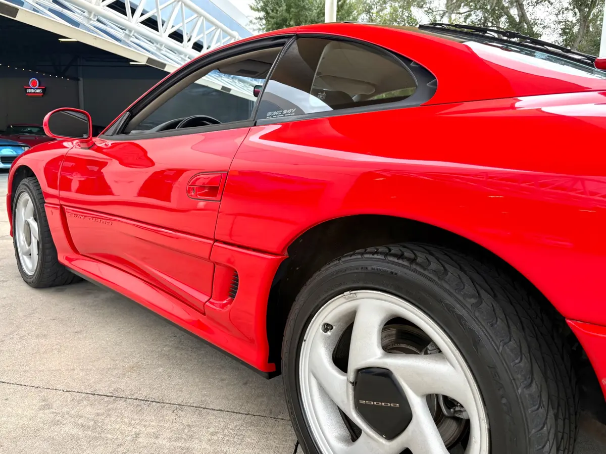 Vehicle photo 14