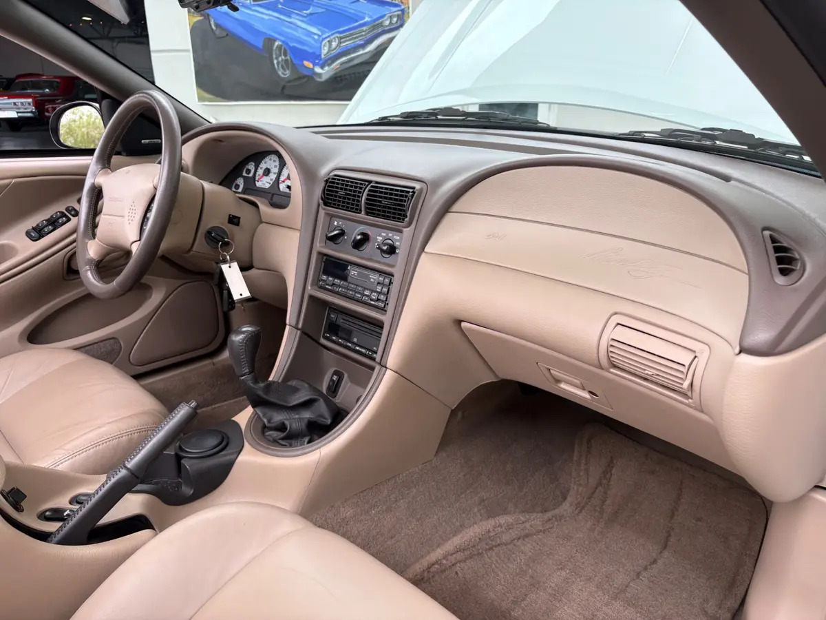 Vehicle photo 46
