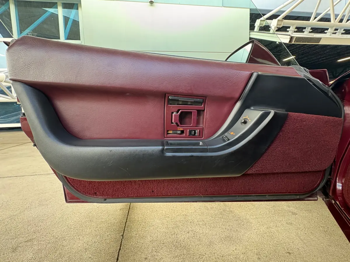 Vehicle photo 30