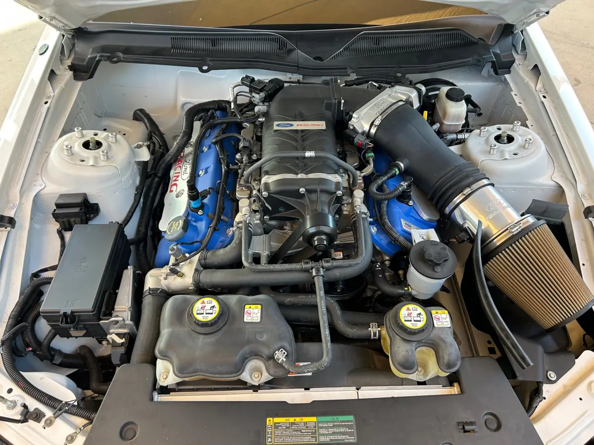 Vehicle photo 21