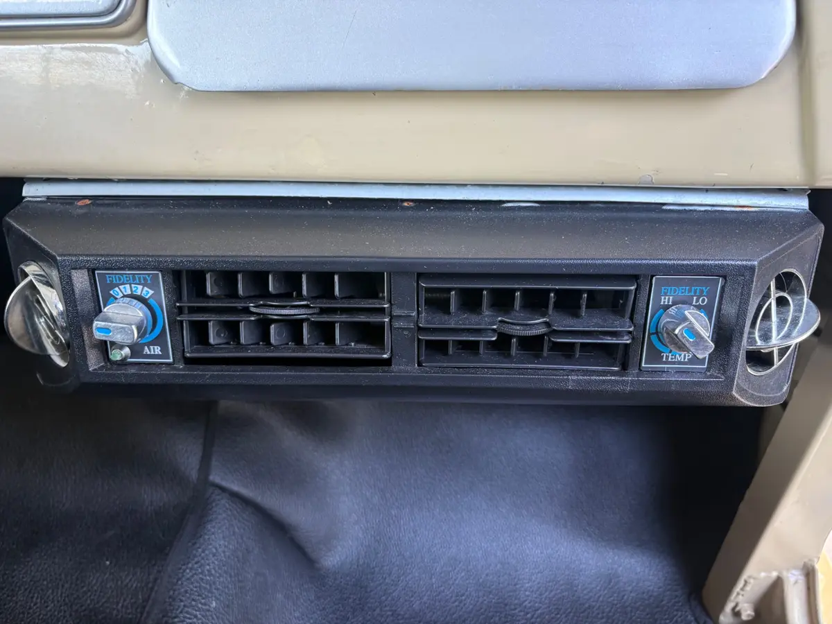 Vehicle photo 41