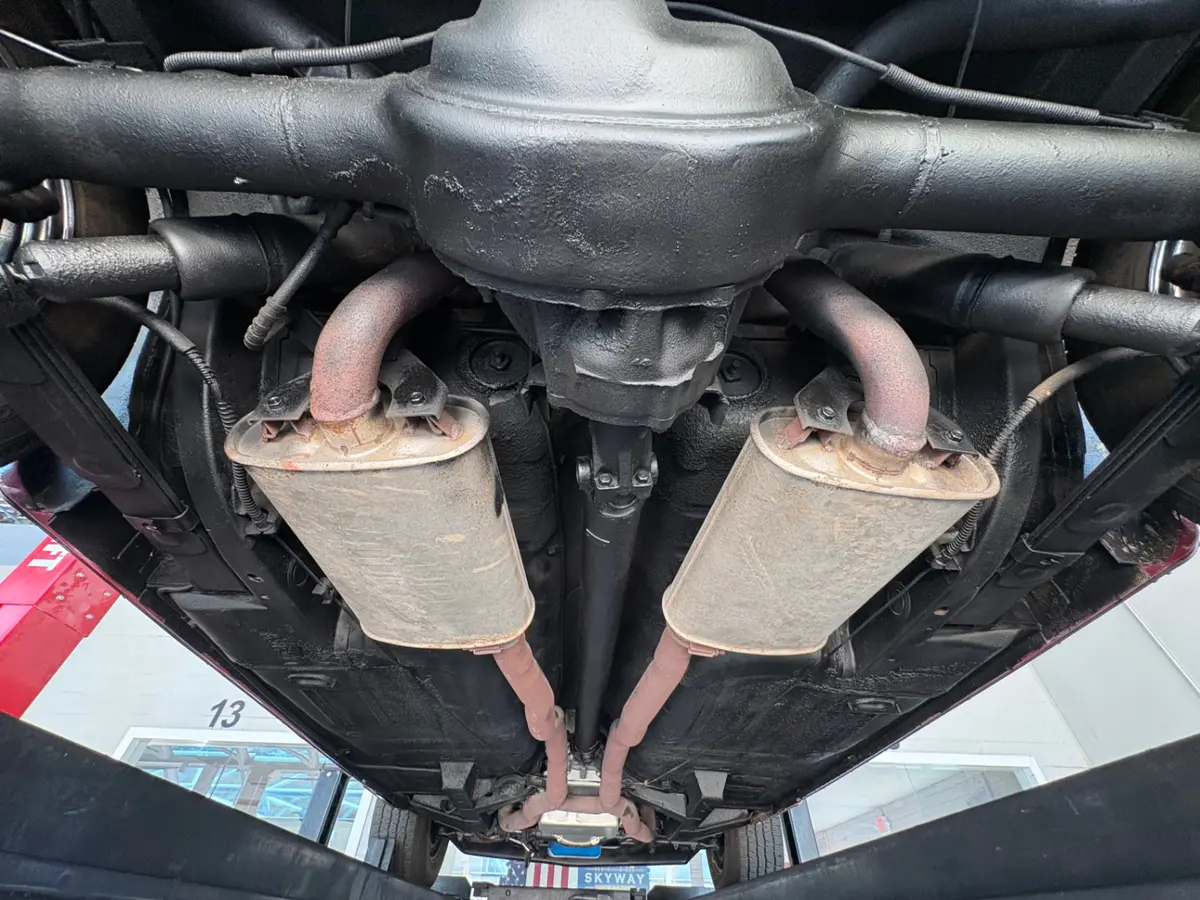 Vehicle photo 46