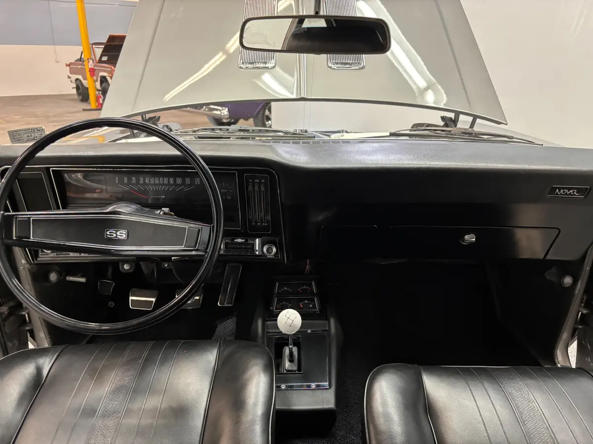 Vehicle photo 31