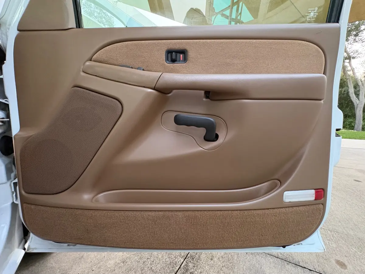 Vehicle photo 38