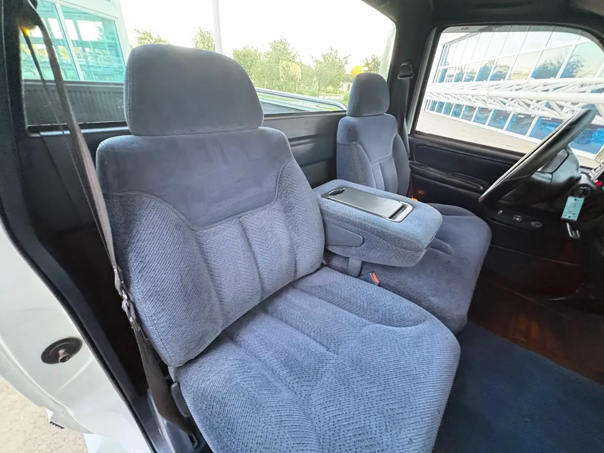 Vehicle photo 39