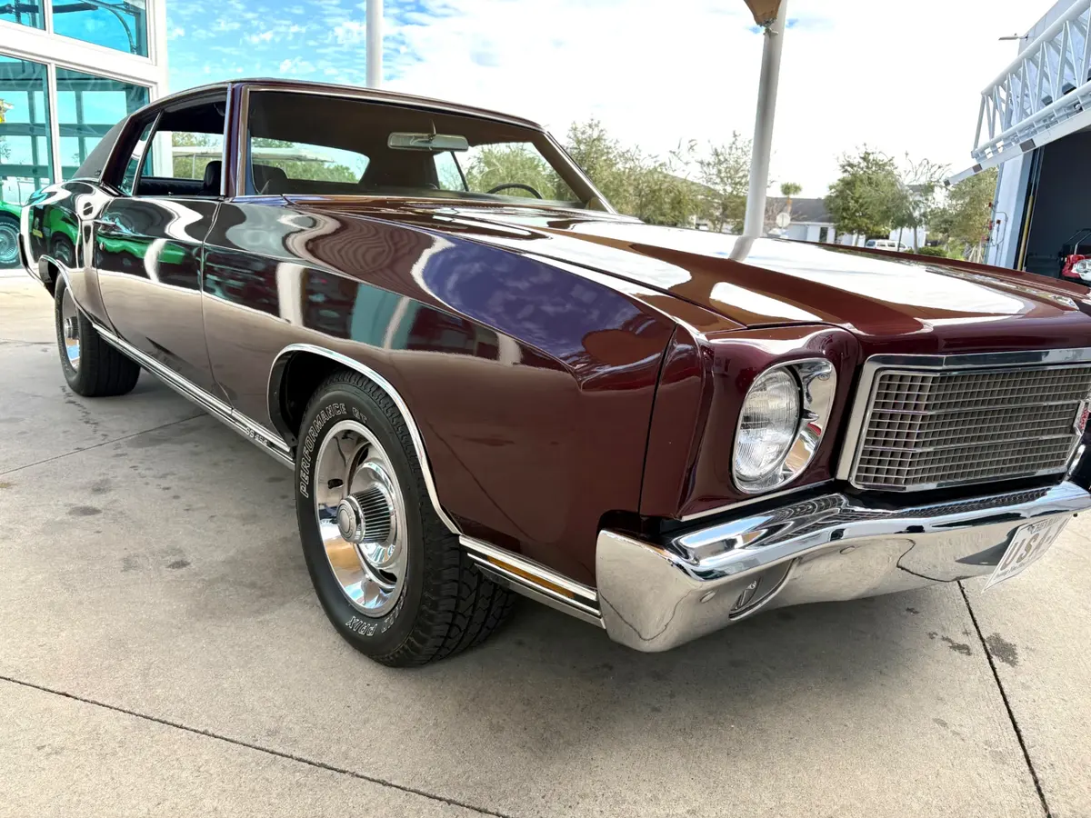 Vehicle photo 26