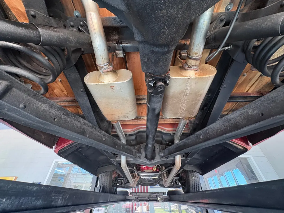 Vehicle photo 43