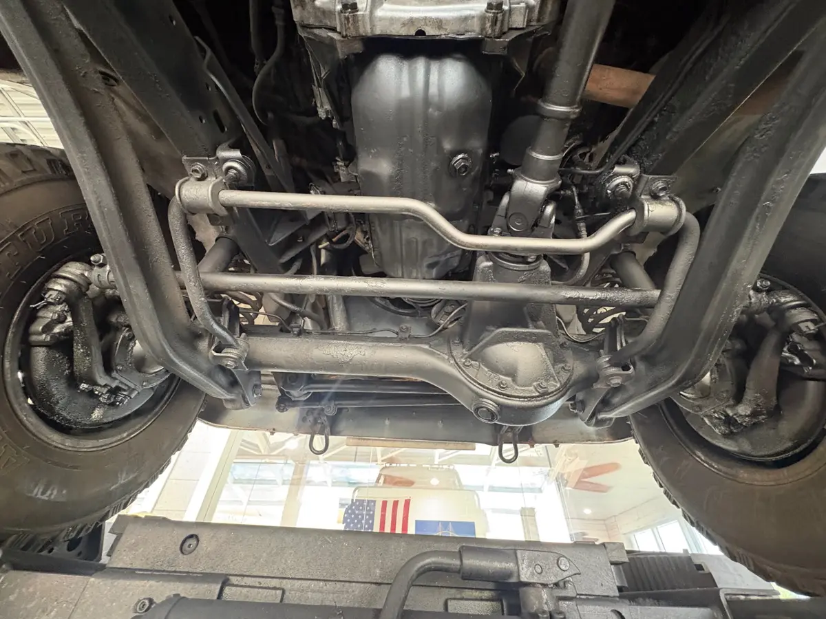 Vehicle photo 50