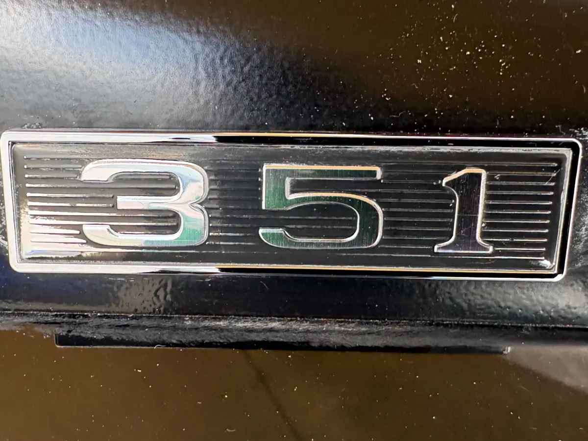 Vehicle photo 22