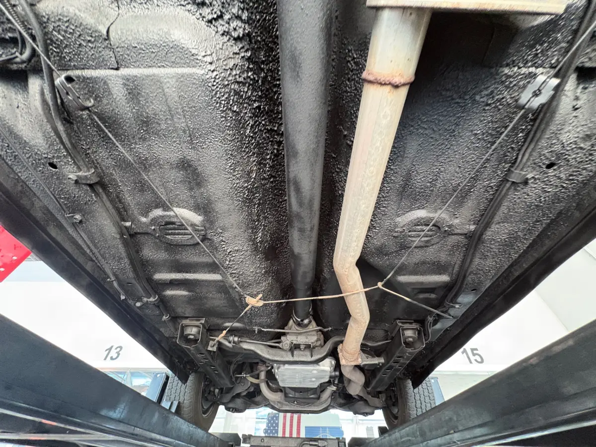 Vehicle photo 56