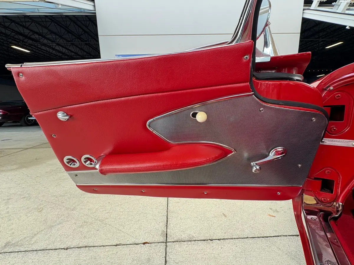 Vehicle photo 37