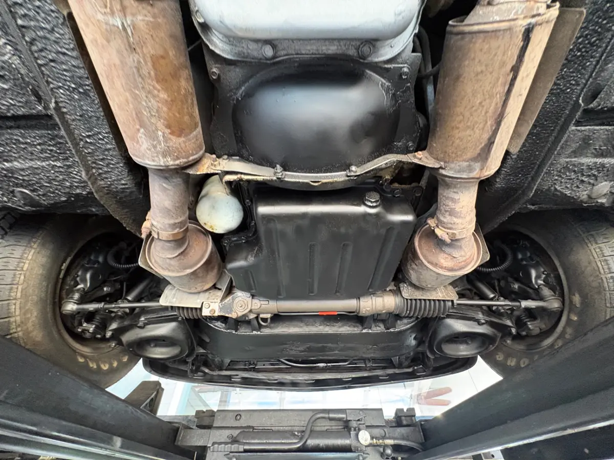 Vehicle photo 52