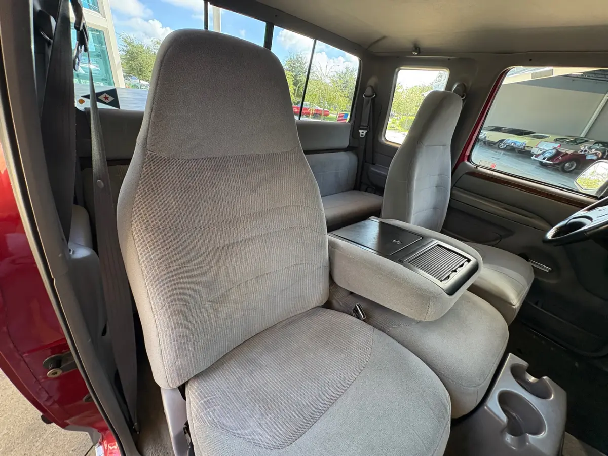 Vehicle photo 39