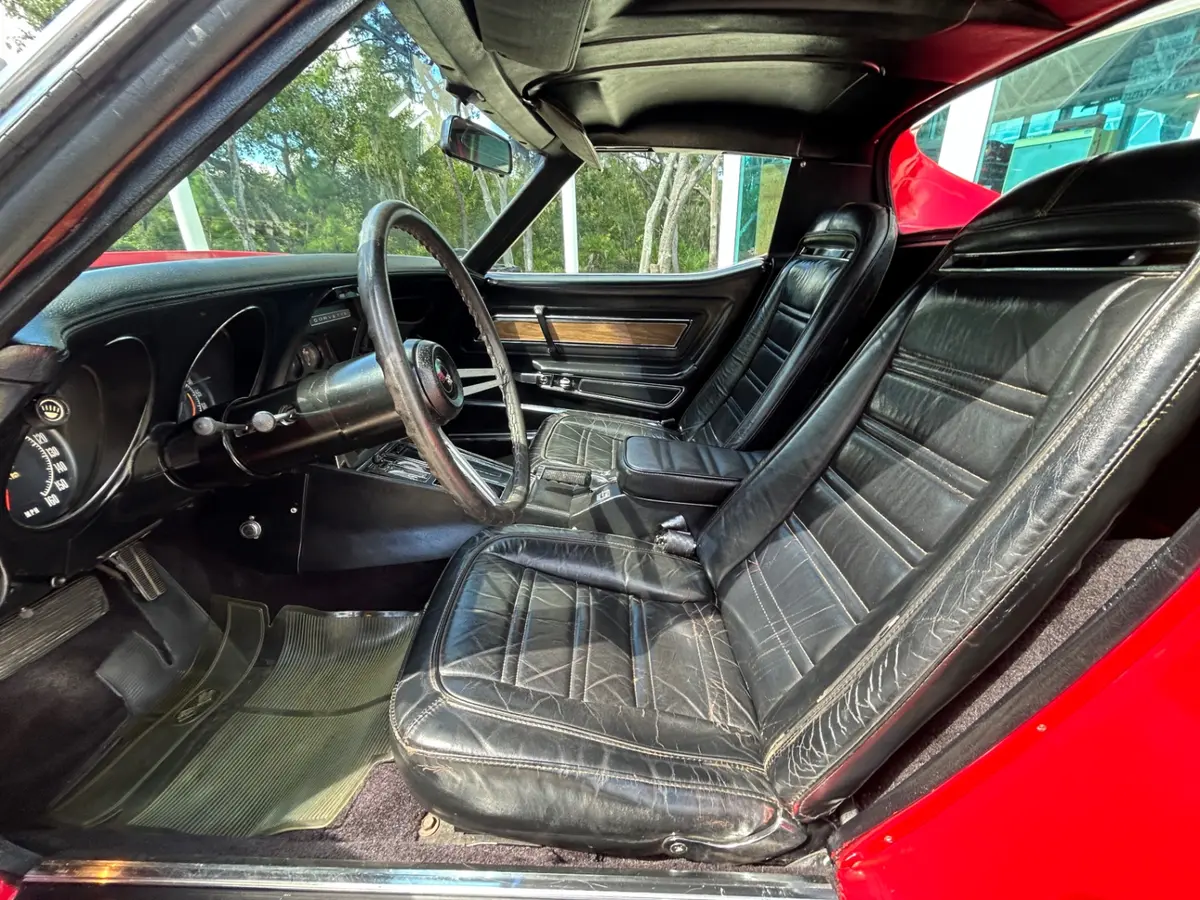 Vehicle photo 22