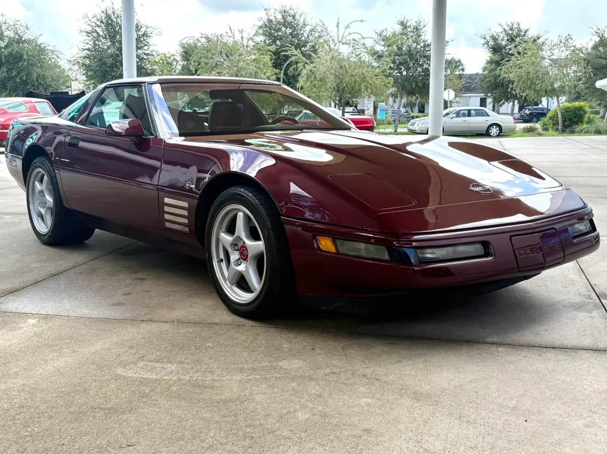 Vehicle photo 4