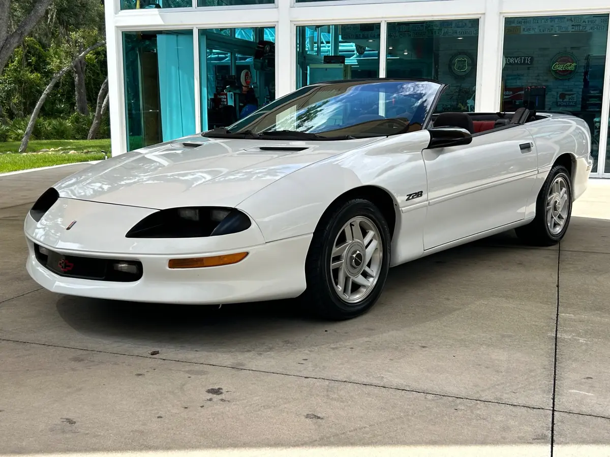 Vehicle photo 9