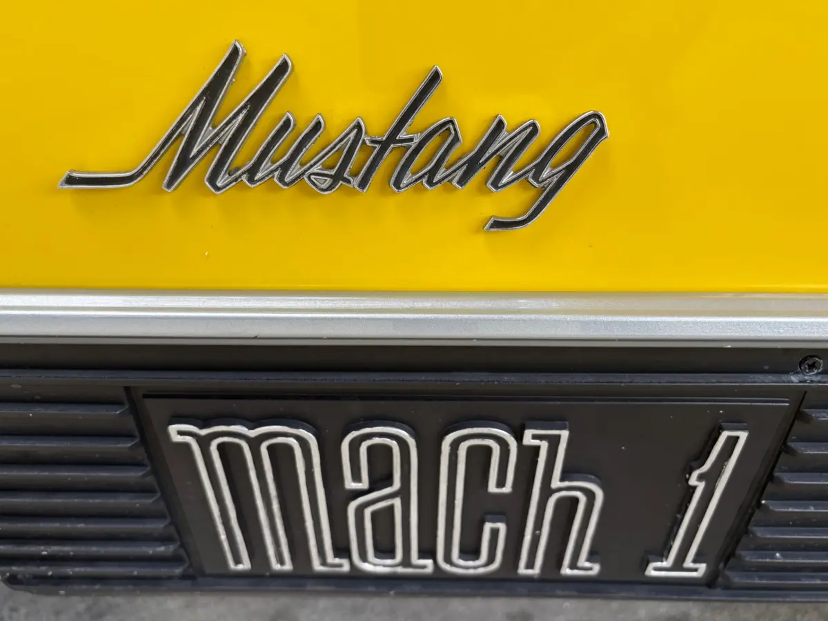 Vehicle photo 22