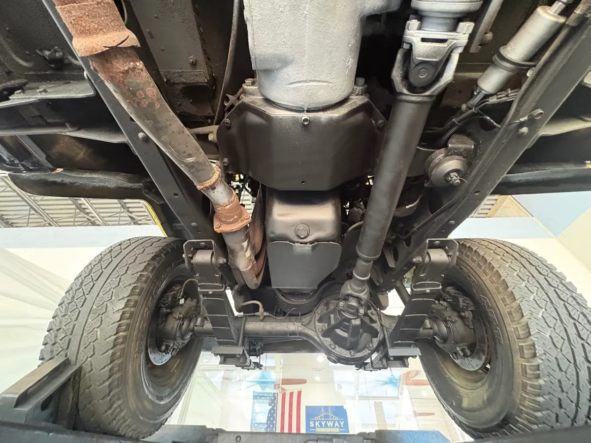 Vehicle photo 47