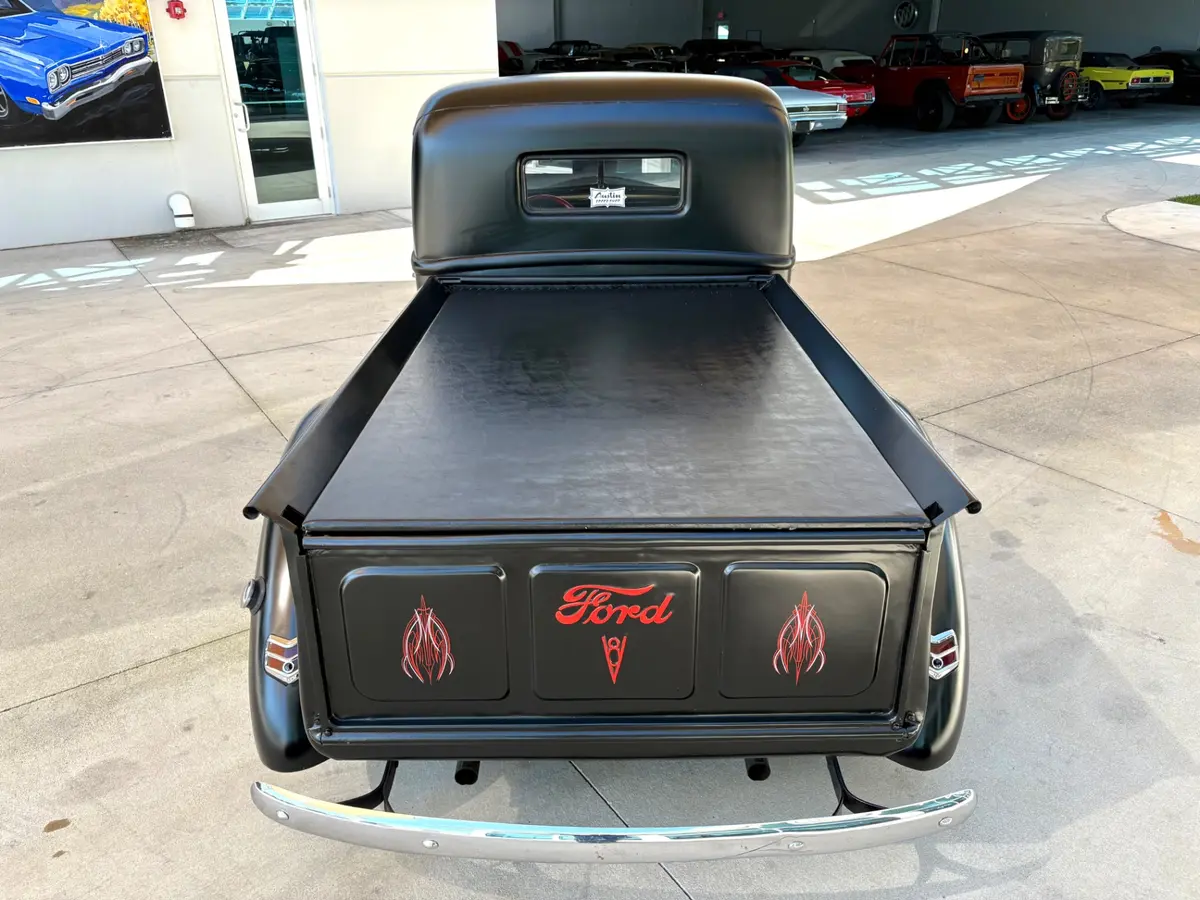 Vehicle photo 8