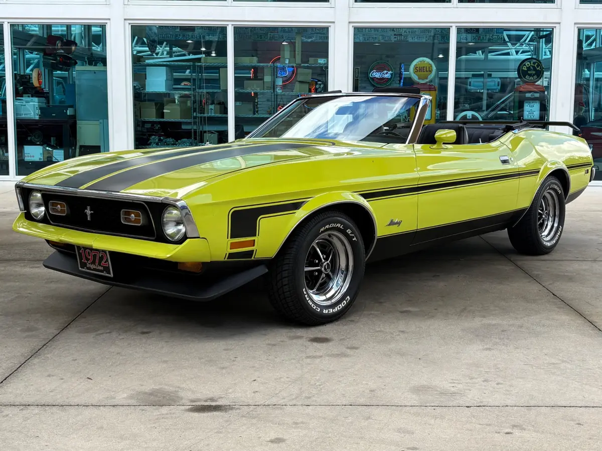 Vehicle photo 11